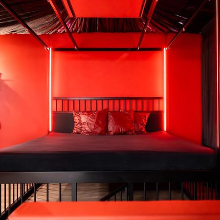 Bdsm Red Apartments วิลนีอุส ภายนอก รูปภาพ