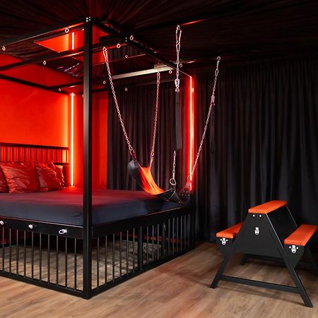 Bdsm Red Apartments วิลนีอุส ภายนอก รูปภาพ