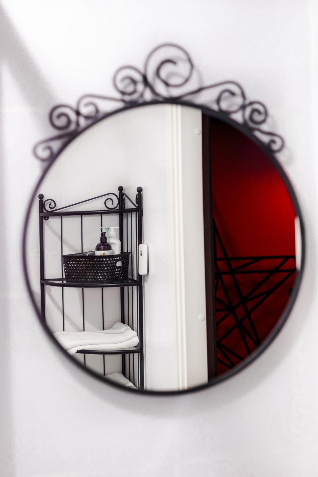 Bdsm Red Apartments วิลนีอุส ภายนอก รูปภาพ